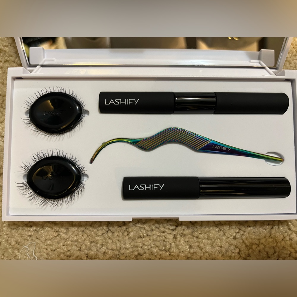 Lashify Control Kit in White - Brand New